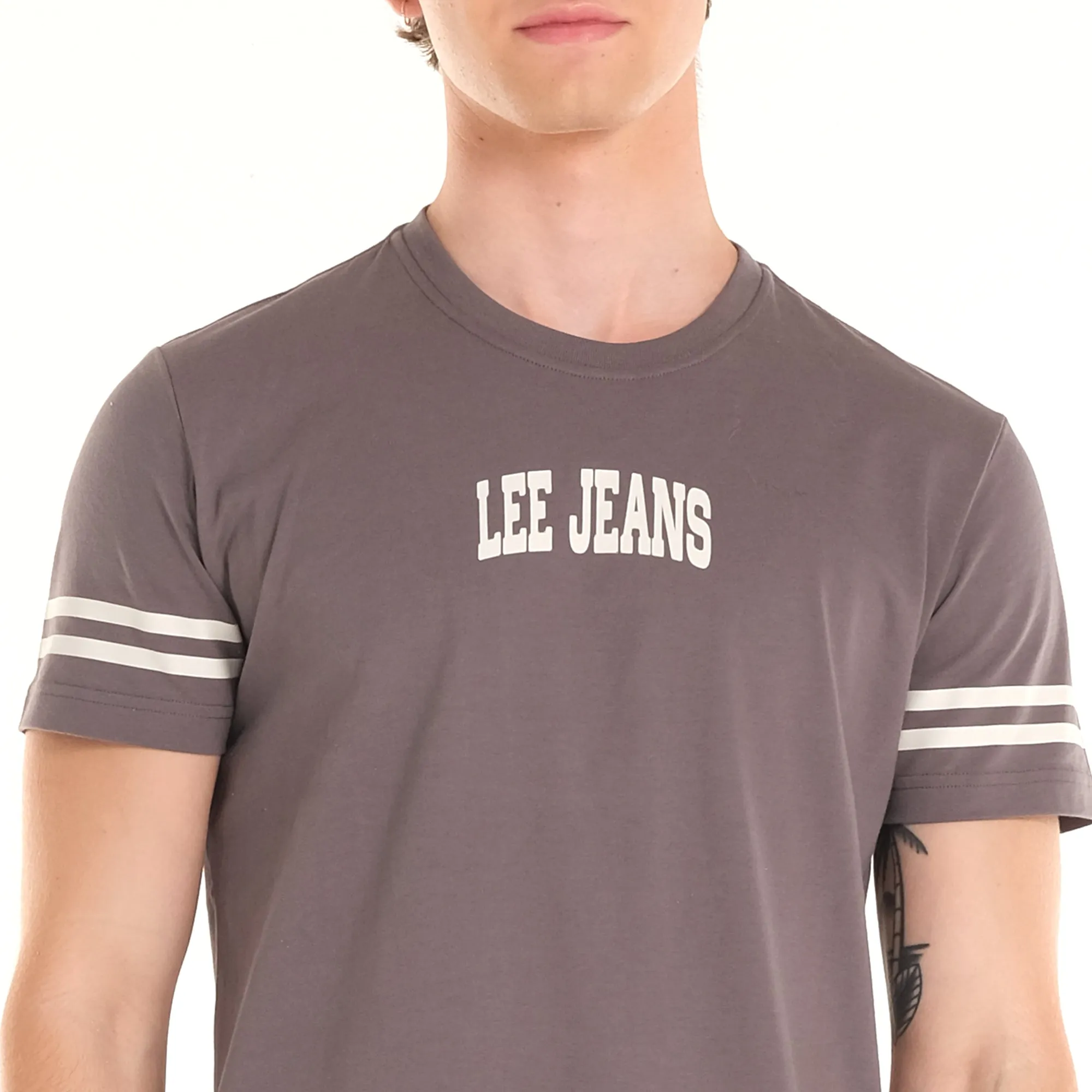 MENS' BASIC LOGO TEE WITH STRIPES ON SLEEVES